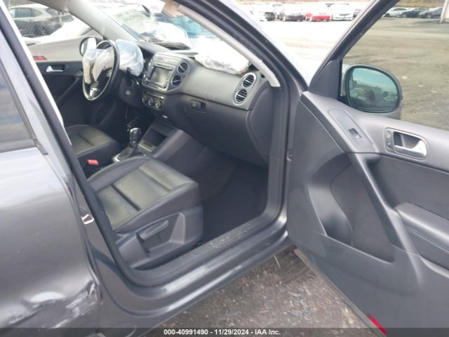 WVGAV7AX5FW599084 Volkswagen TIGUAN SE