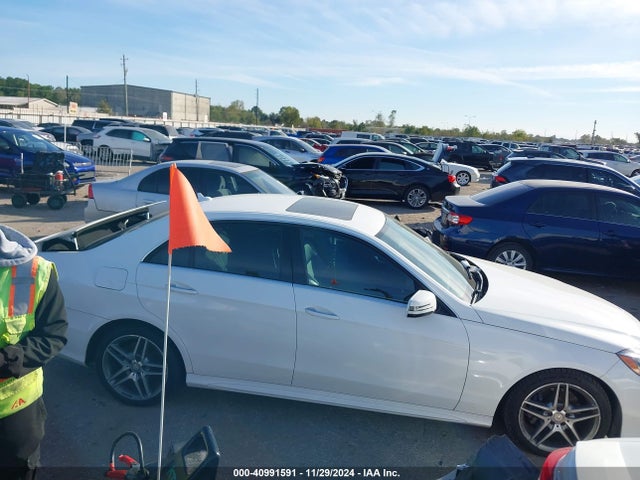 Mercedes-Benz E 350 2014 WDDHF5KB7EA945032 Image 13