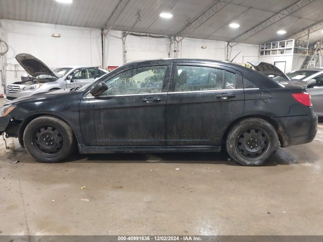 Chrysler 200 Limited 2014 1C3CCBCG0EN164839 Image 14