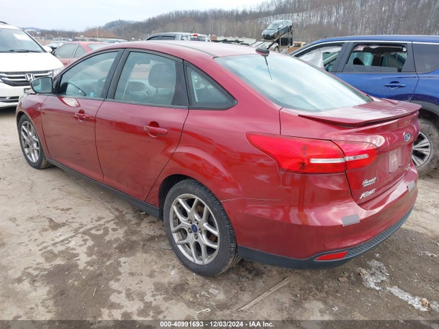 Ford FOCUS SE 2015 1FADP3F26FL340130 Image 3