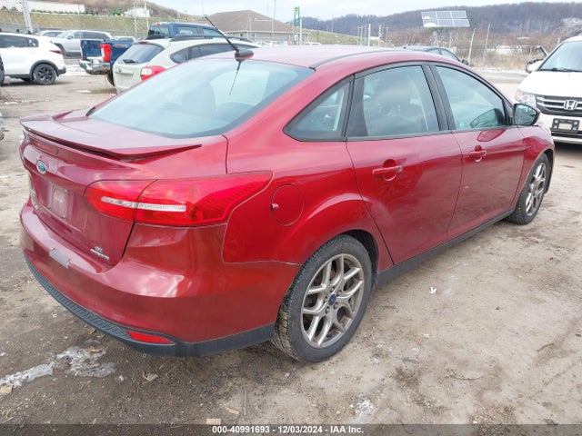 Ford FOCUS SE 2015 1FADP3F26FL340130 Image 4