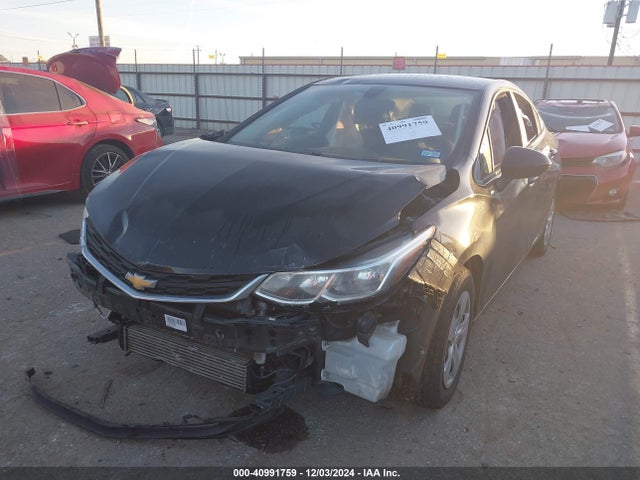 Chevrolet Cruze Ls Auto 2018 1G1BC5SMXJ7219515 Image 2