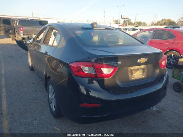 Chevrolet Cruze Ls Auto 2018 1G1BC5SMXJ7219515 Image 3