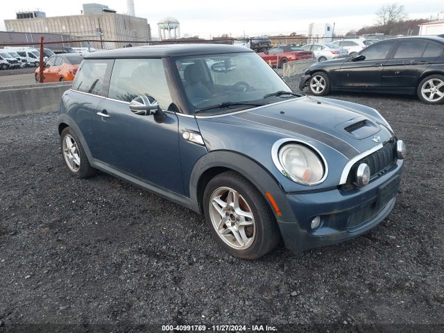 2010 MINI COOPER S WMWMF7C53ATW88881 Photo 0