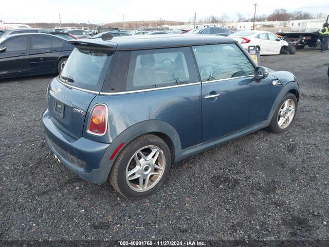 2010 MINI COOPER S WMWMF7C53ATW88881 Photo 3