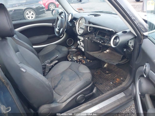 2010 MINI COOPER S WMWMF7C53ATW88881 Photo 4