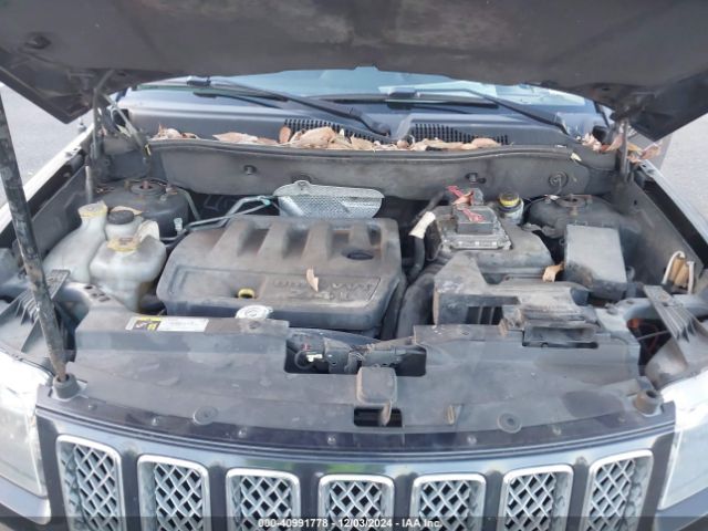 1C4NJDEB5FD106580 Jeep Compass Latitude