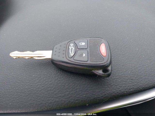 Chrysler 200 LX 2014 1C3CCBAB3EN167967 Image 11