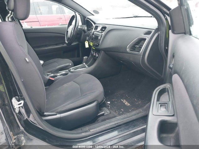 1C3CCBAB3EN167967 Chrysler 200 LX