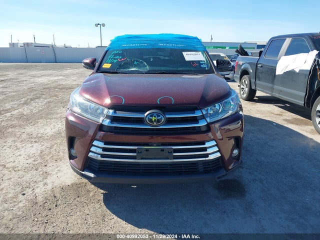 Toyota Highlander Limited Platinum 2017 5TDYZRFH1HS220931 Image 12