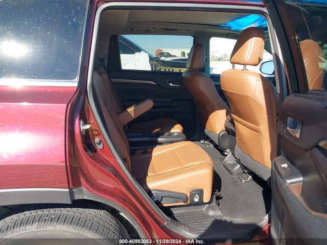 Toyota Highlander Limited Platinum 2017 5TDYZRFH1HS220931 Image 8
