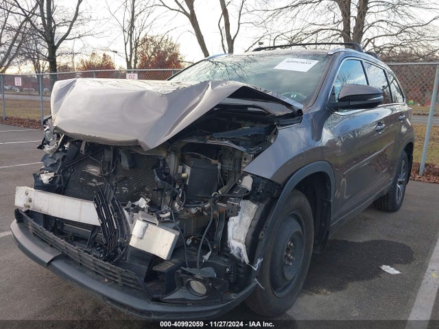 Toyota Highlander Xle V6 2016 5TDJKRFH6GS284418 Image 2