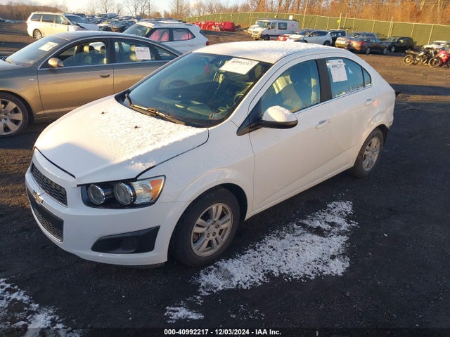 Chevrolet Sonic Lt Auto 2015 1G1JC5SG2F4136224 Image 2