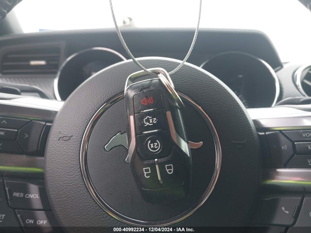 Ford Mustang V6 2017 1FA6P8AM8H5226927 Image 11