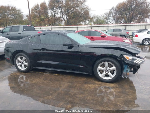 Ford Mustang V6 2017 1FA6P8AM8H5226927 Image 13