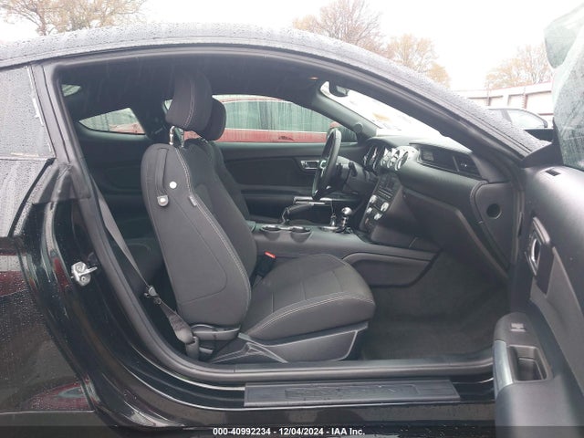 Ford Mustang V6 2017 1FA6P8AM8H5226927 Image 5