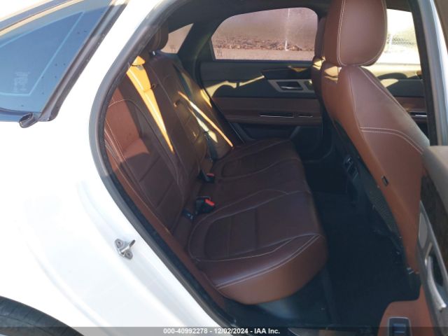 2016 JAGUAR XF SAJBL4BVXGCY16272 Photo 7