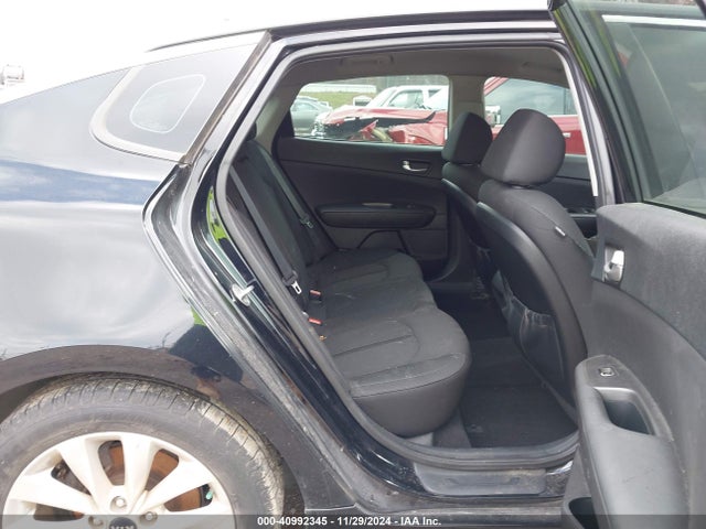 KIA Optima Lx 2017 5XXGT4L37HG122271 Image 8