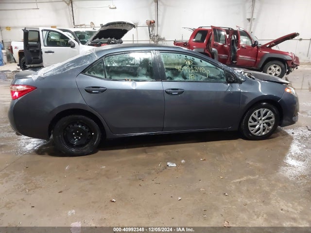 Toyota COROLLA LE 2018 2T1BURHE6JC088982 Image 13