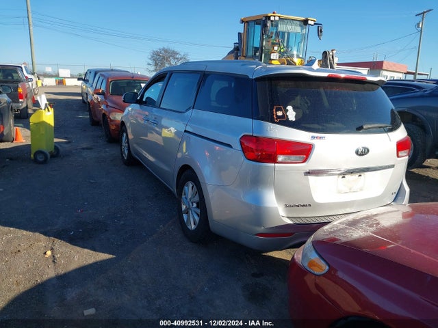 KIA SEDONA LX 2016 KNDMB5C16G6177849 Image 3
