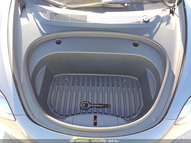 2023 TESLA MODEL 3 5YJ3E1EA0PF583087 Photo 9