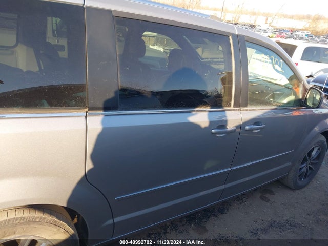 2C4RDGCG3HR696125 Dodge Grand Caravan Sxt