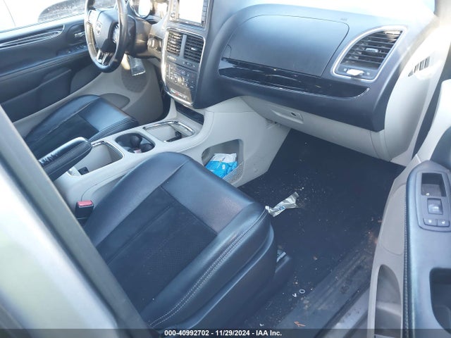 2C4RDGCG3HR696125 Dodge Grand Caravan Sxt