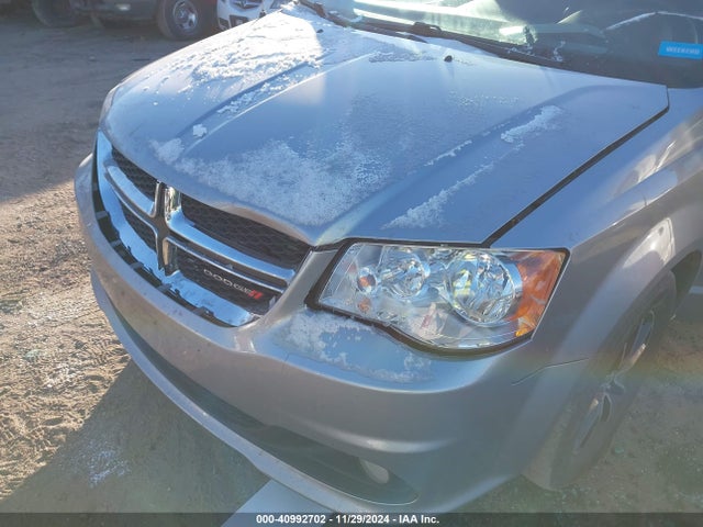 2C4RDGCG3HR696125 Dodge Grand Caravan Sxt