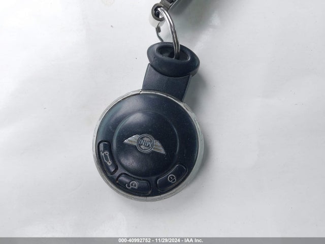 2007 MINI COOPER S WMWMF73537TT81753 Photo 10