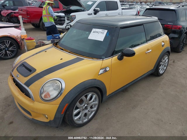 2007 MINI COOPER S WMWMF73537TT81753 Photo 1
