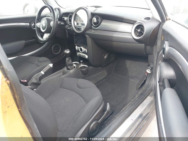 2007 MINI COOPER S WMWMF73537TT81753 Photo 4