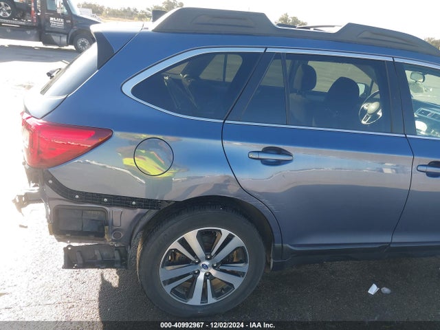 Subaru Outback 2.5i Premium 2017 4S4BSACCXH3392957 Image 17