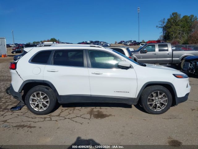 1C4PJLCB6FW616852 Jeep Cherokee Latitude