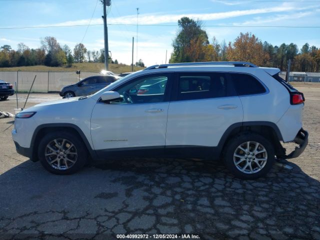 1C4PJLCB6FW616852 Jeep Cherokee Latitude