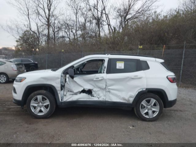 3C4NJDBB5NT175301 Jeep Compass Latitude 4x4