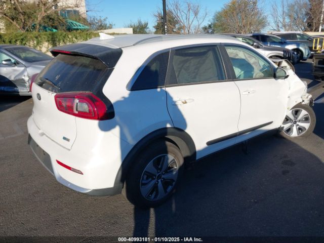 KNDCB3LC8K5284269 KIA NIRO LX