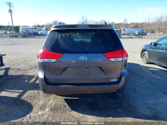 5TDKK3DC4ES495431 Toyota Sienna Le V6 8 Passenger