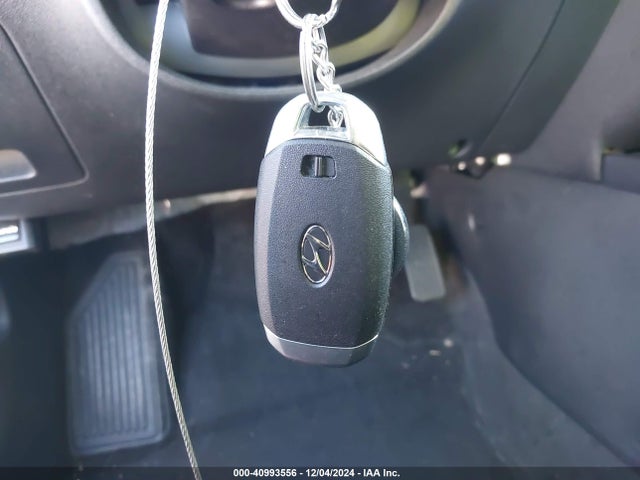 5NPLM4AGXNH082981 Hyundai ELANTRA SEL