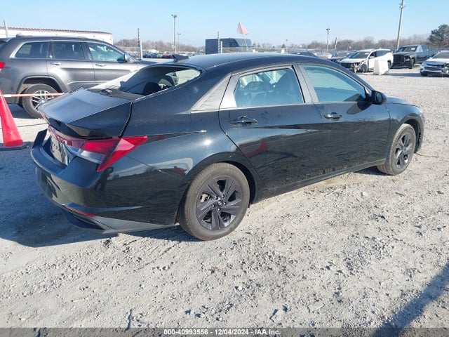 5NPLM4AGXNH082981 Hyundai ELANTRA SEL