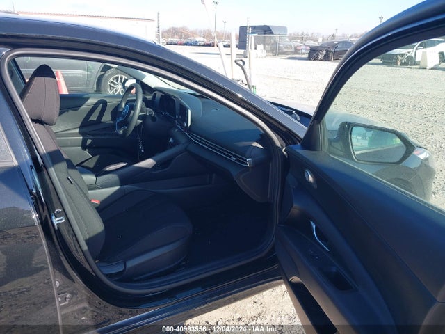 5NPLM4AGXNH082981 Hyundai ELANTRA SEL