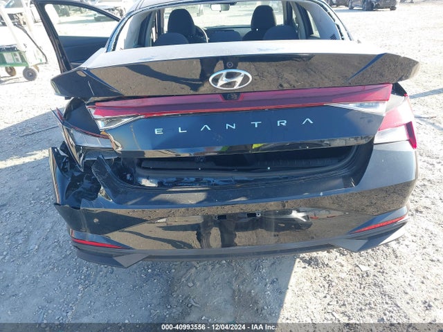 5NPLM4AGXNH082981 Hyundai ELANTRA SEL