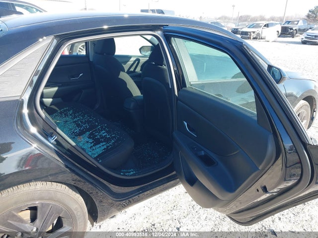 5NPLM4AGXNH082981 Hyundai ELANTRA SEL
