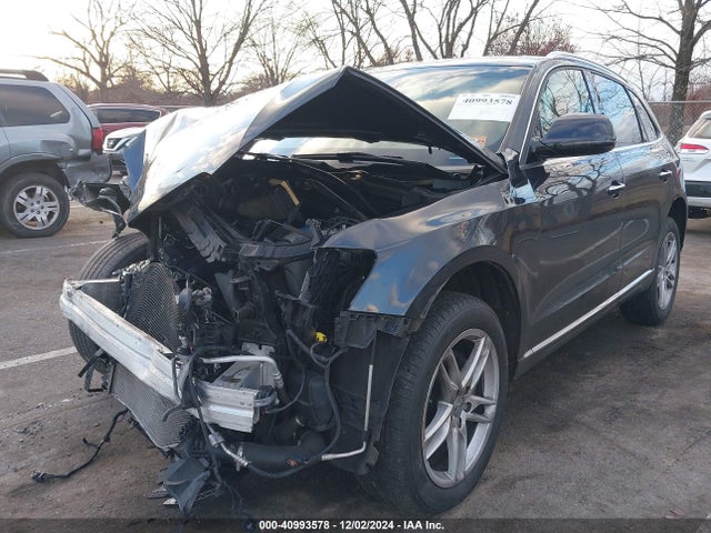 Audi Q5 2.0t Premium 2016 WA1L2AFP6GA085555 Image 2