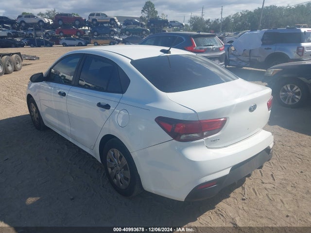 KIA RIO LX 2018 3KPA24AB9JE073060 Image 3