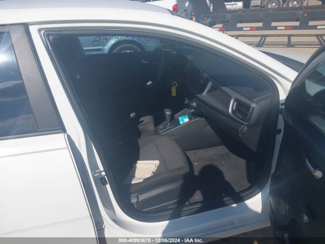 KIA RIO LX 2018 3KPA24AB9JE073060 Image 5