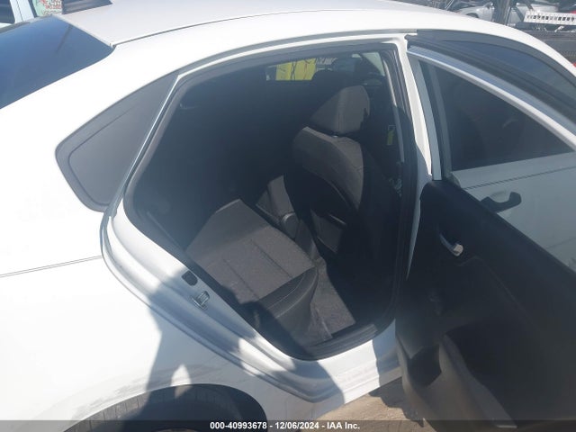 KIA RIO LX 2018 3KPA24AB9JE073060 Image 8