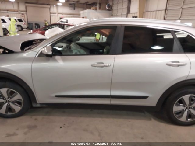 KNDCB3LC7J5200070 KIA NIRO LX