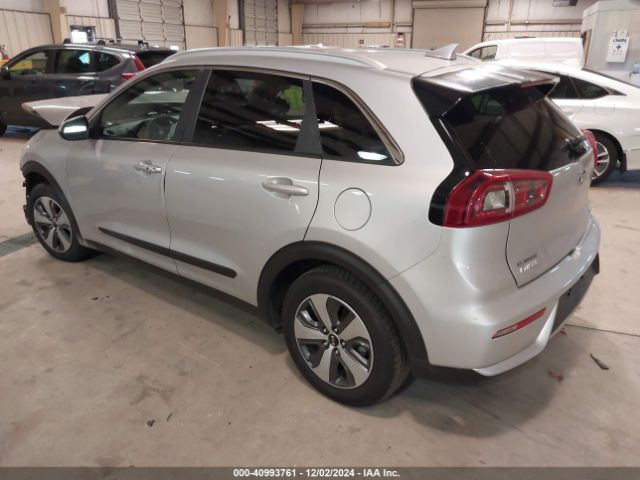 KNDCB3LC7J5200070 KIA NIRO LX