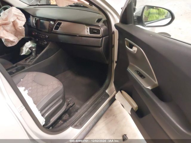 KNDCB3LC7J5200070 KIA NIRO LX