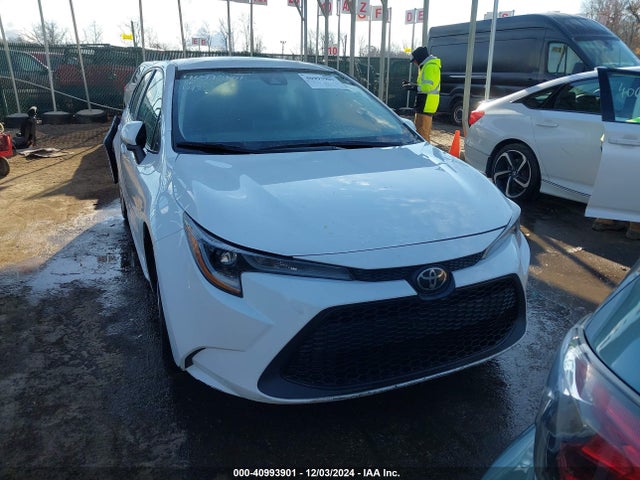5YFEPMAE2MP165532 Toyota COROLLA LE